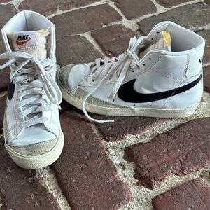 Nike White and Black High-Tops